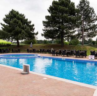 Chigwell fitness and wellbeing gym outdoor pool