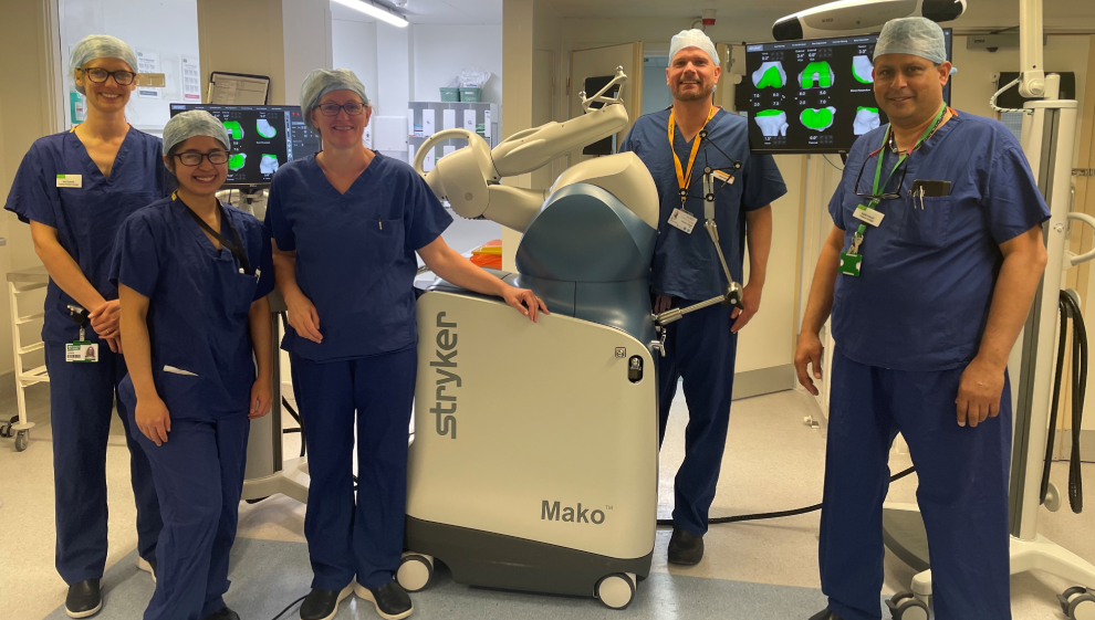Nuffield Health consultant surgeons with the Mako® robot