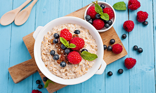 Porridge with raspberries