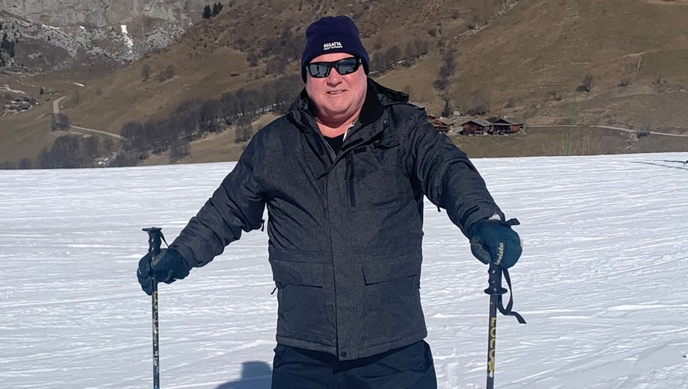 Geoff returns to skiing in the Alps following double knee replacement surgery