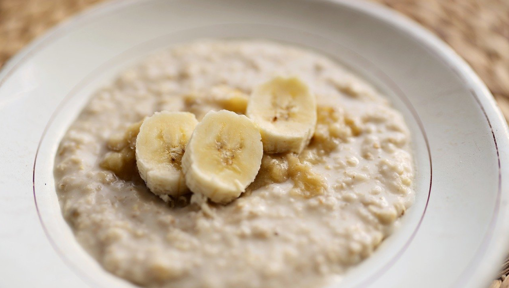 Porridge oats with banana