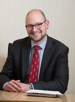 Consultant Urologist Mr Oliver Kayes